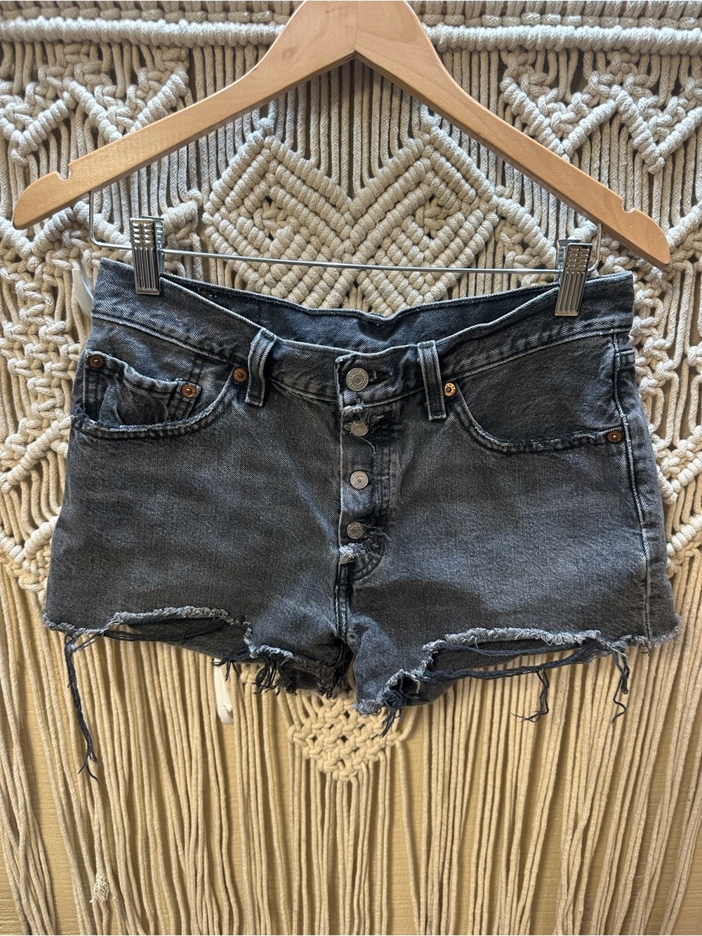 Must have! Levi's Washed Black High-Rise Distressed Denim Shorts✨